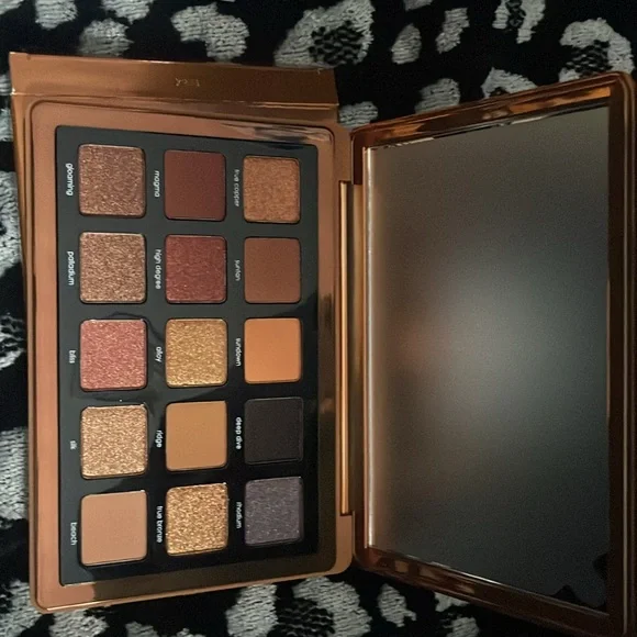 Makeup bundle - Picture 2 of 6
